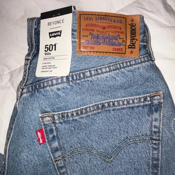 BEYONCÉ X LEVI’S 501® '90S WOMEN'S 28 x 30 - Picture 5 of 14